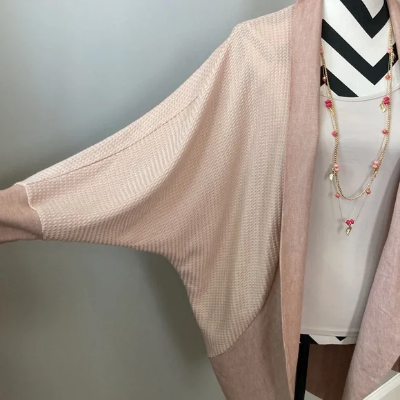 Doe & Rae Vacay Cardigan - Picture 5 of 9